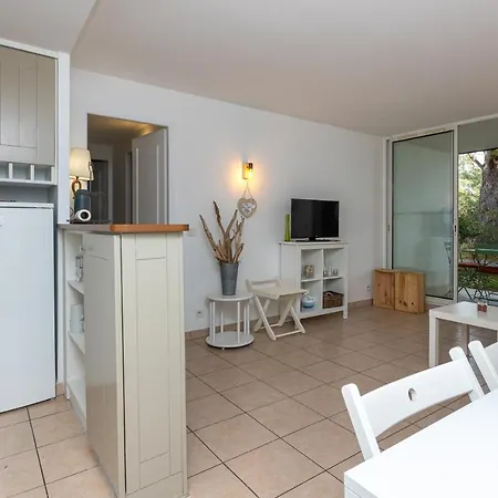 Bisbau モリエ・エマー