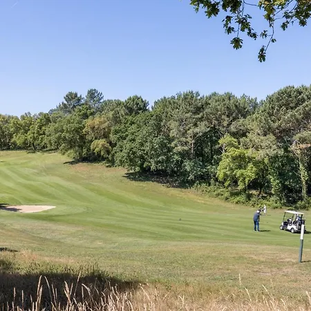 Bisbau アパート モリエ・エマー